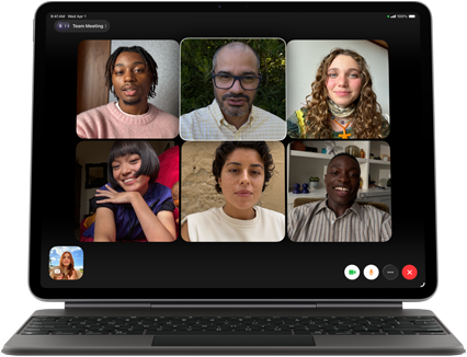 iPad Air, terpasang ke Magic Keyboard, warna Hitam, panggilan Group FaceTime di layar
