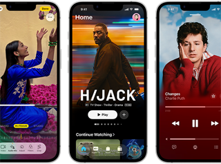 Perangkat iPhone 17e yang bersisian menampilkan layar yang berbeda: sebuah game yang sedang dimainkan, Alat Menulis, aplikasi Apple TV, acara kalender yang sedang dibuat, Genmoji yang sedang dibuat