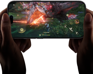 iPhone 18 Pro, eksterior depan, menunjukkan kemampuan performa chip A20 Pro dengan adegan dari Monster Hunter Outlanders